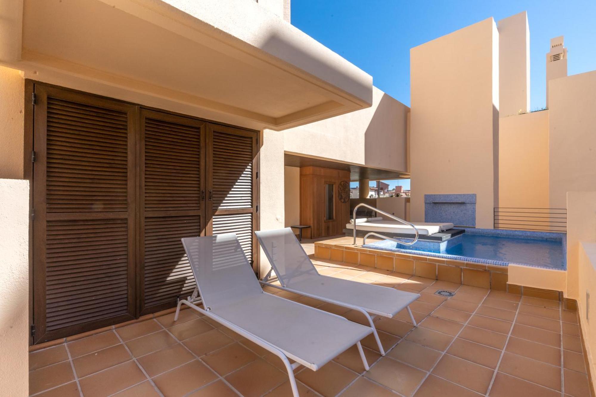 Bahia Boutique Apartments エステポナ エクステリア 写真