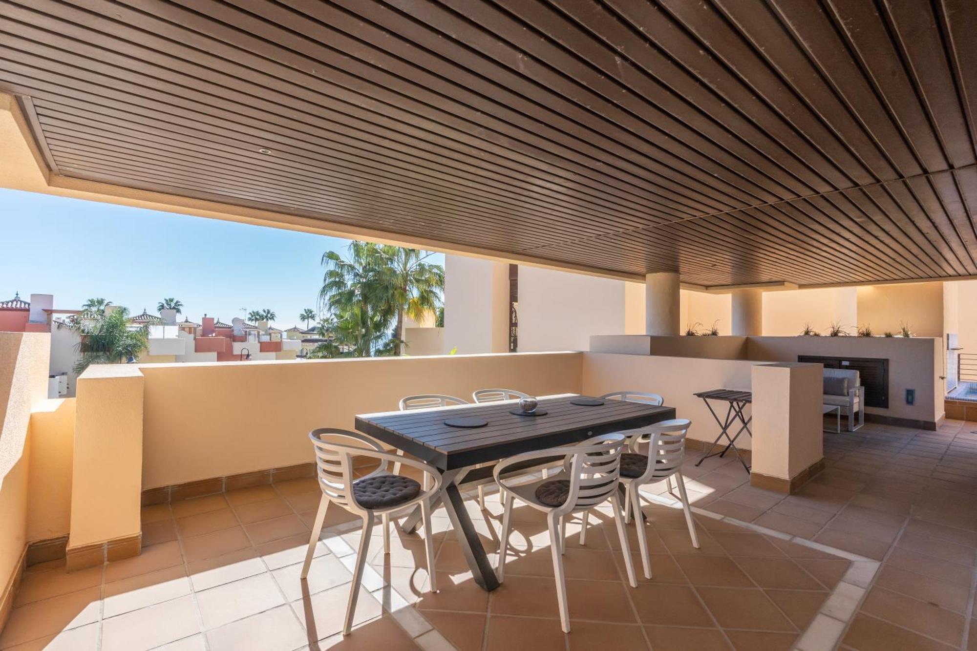 Bahia Boutique Apartments エステポナ エクステリア 写真