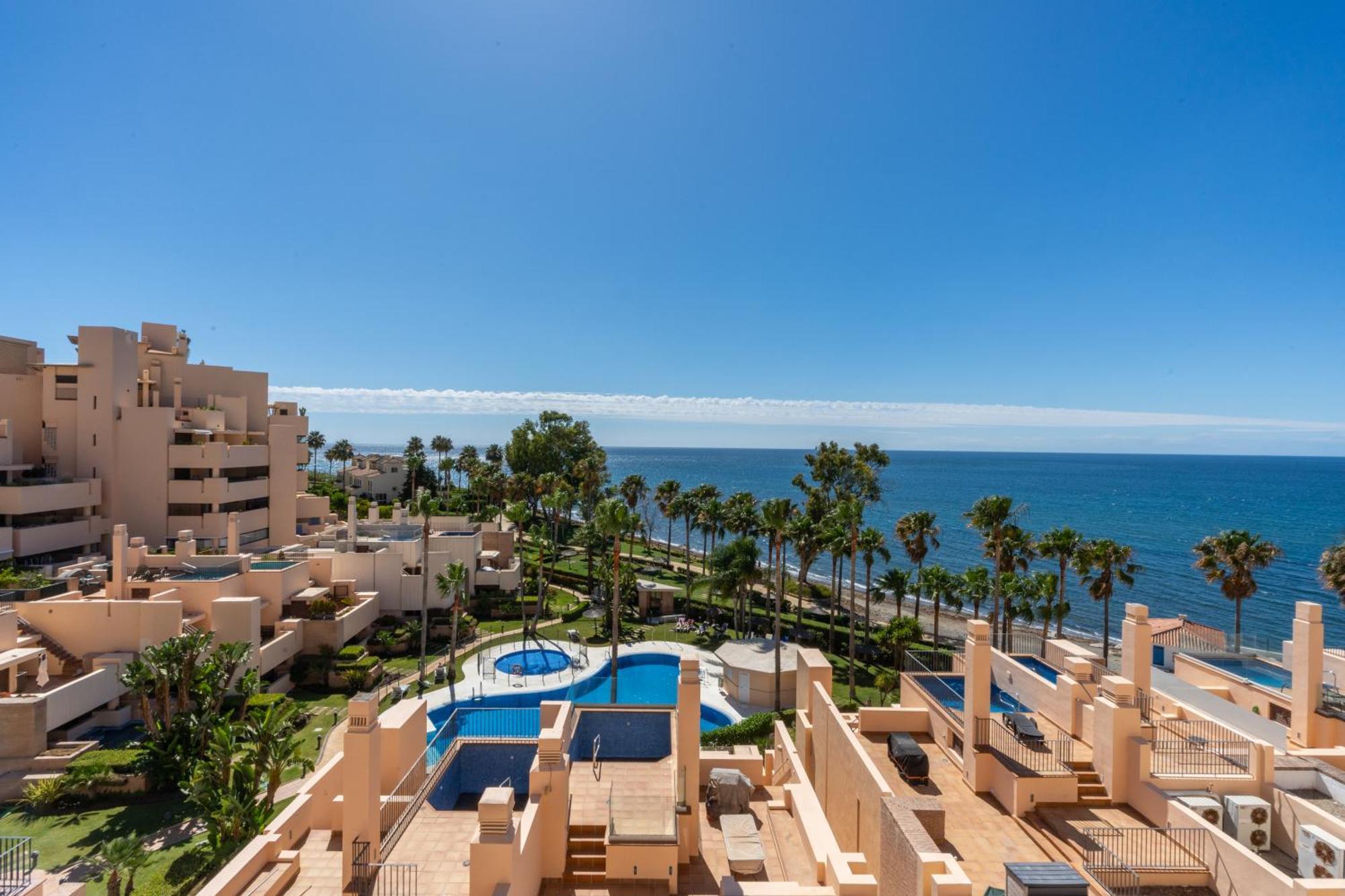 Bahia Boutique Apartments エステポナ エクステリア 写真