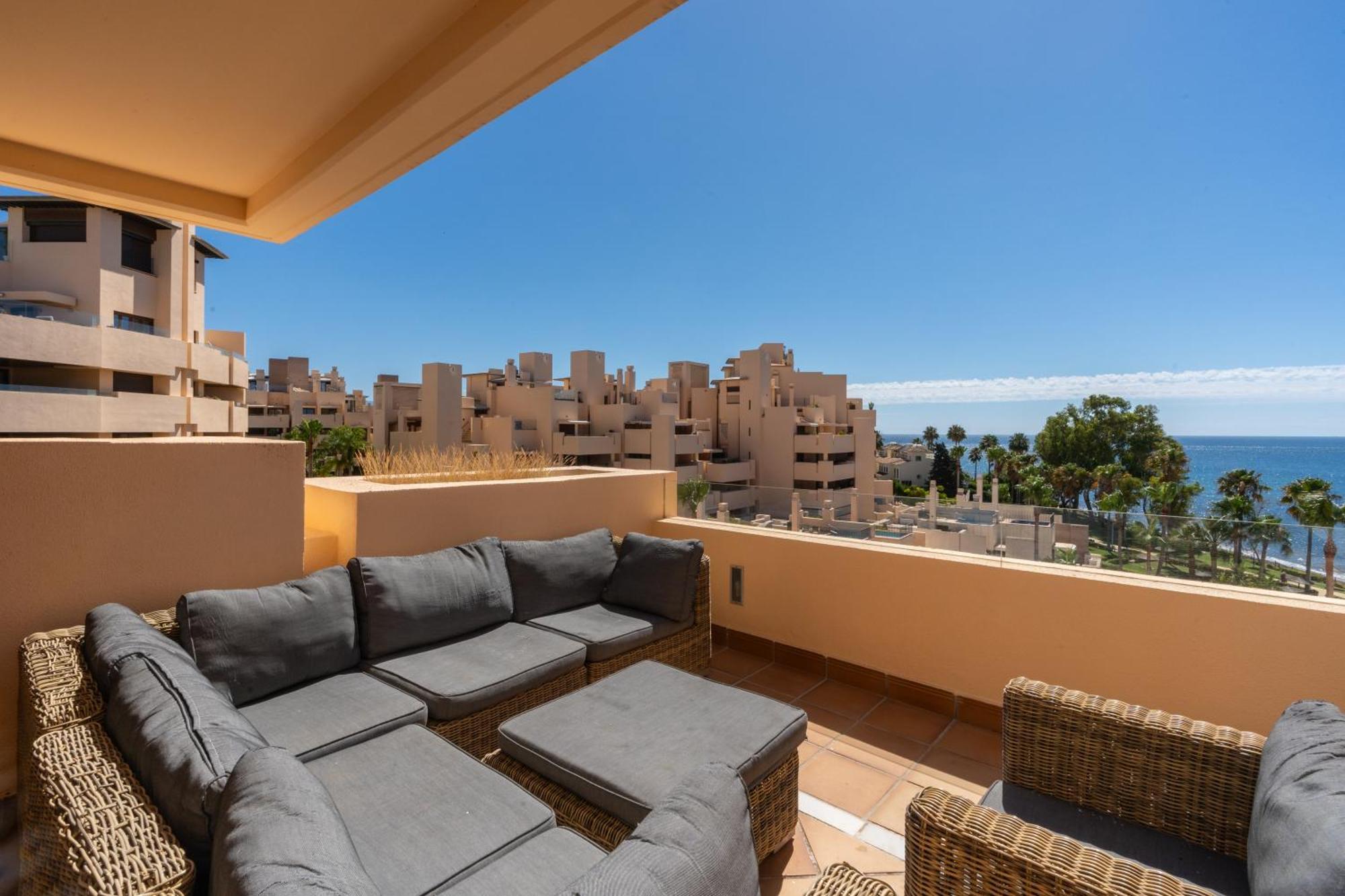 Bahia Boutique Apartments エステポナ エクステリア 写真