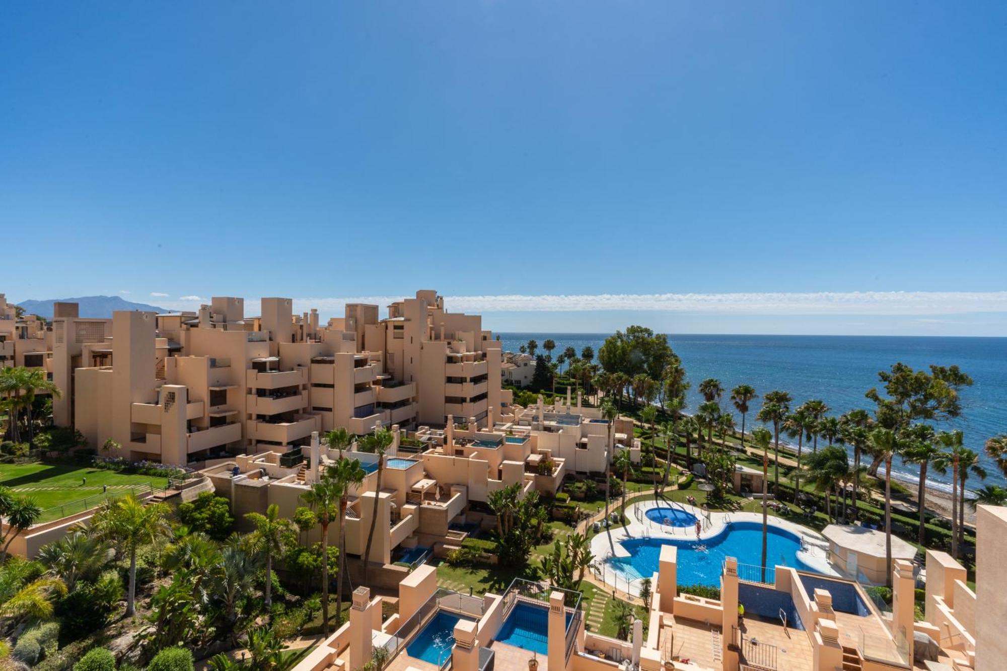 Bahia Boutique Apartments エステポナ エクステリア 写真